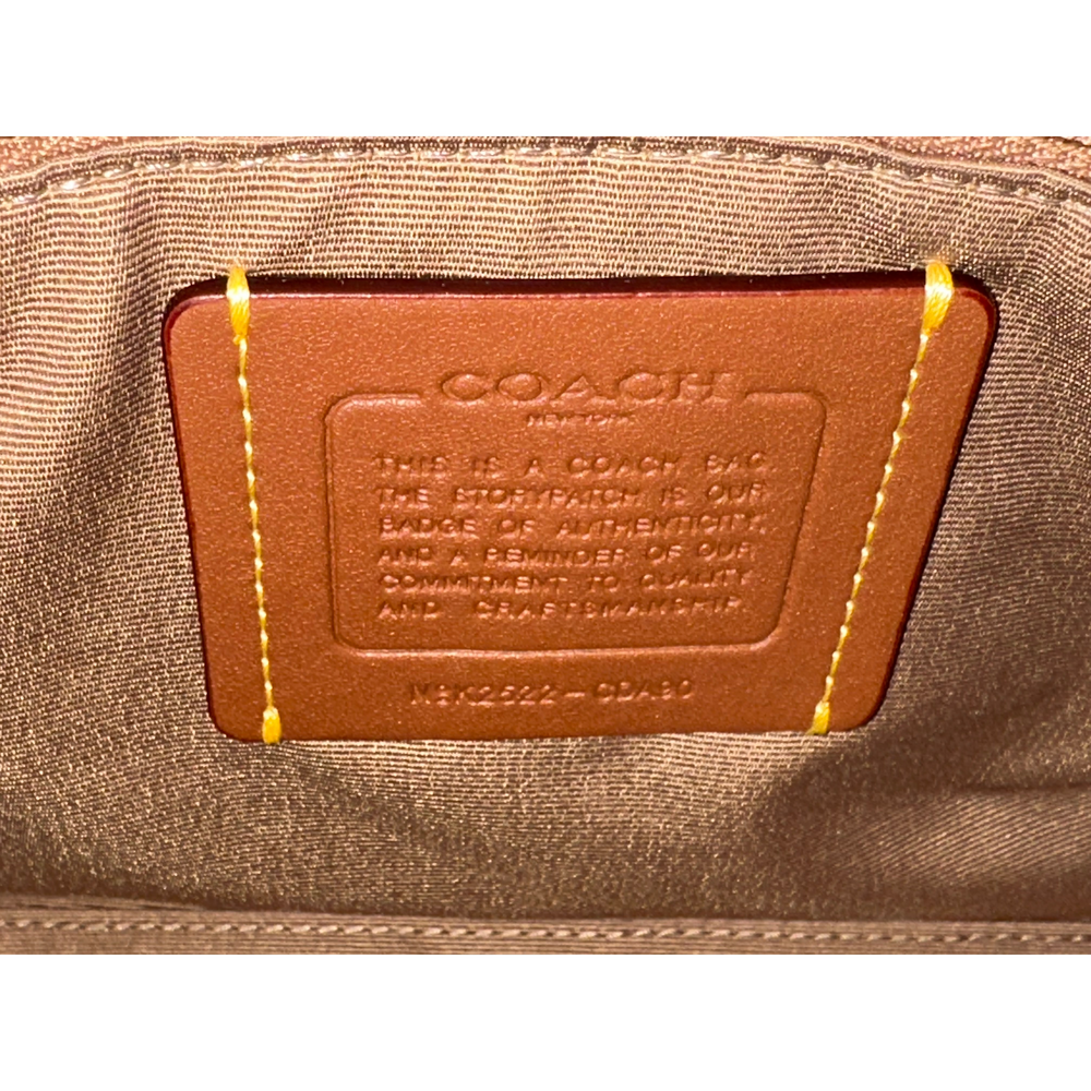 Coach Multicolor Signature Canvas Handbag with chain in Pink - Picture 4 of 9